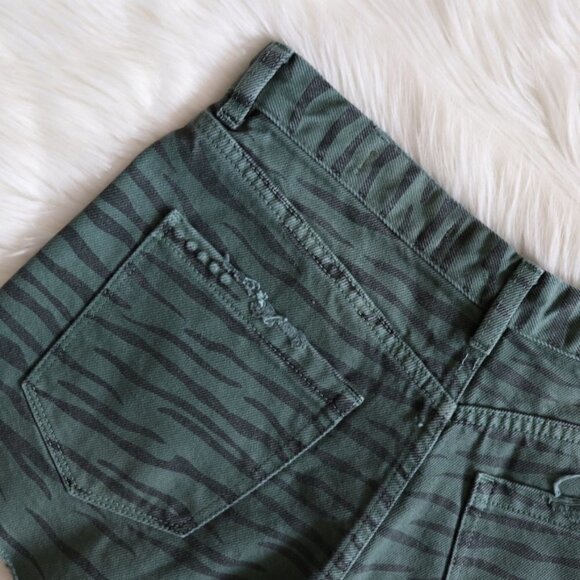 NEW BLANKNYC The Barrow Green Tiger Print Shorts Size 27 - Picture 5 of 7